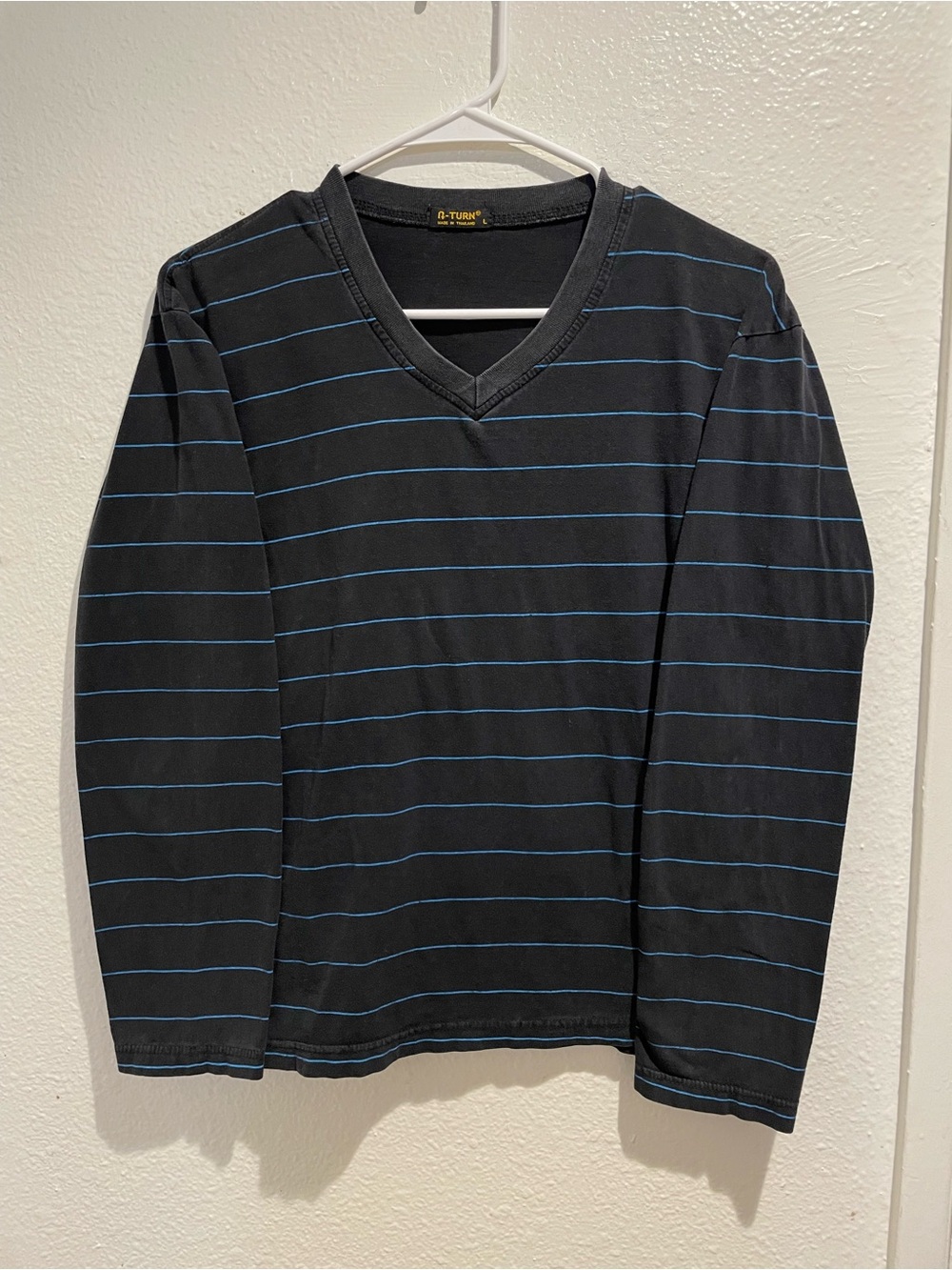 U-TURN Boys Large Black Blue Striped V-Neck Long Sleeve Shirt Tee